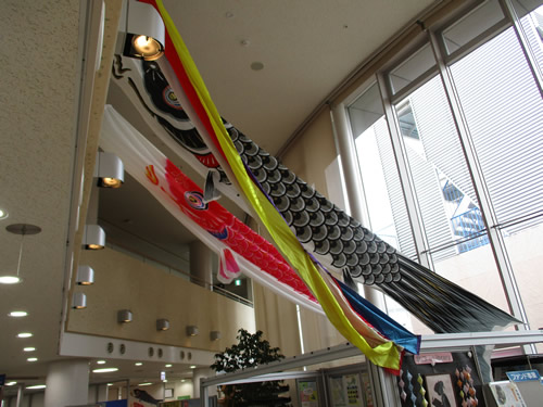 2階から鯉のぼり