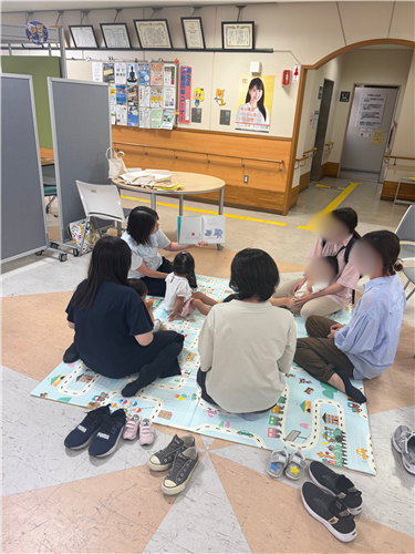 絵本のおはなし会の様子