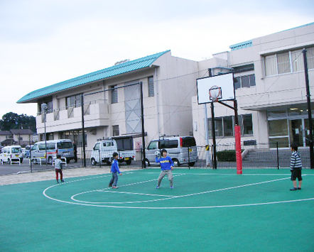 南コミの多目的広場（室外）