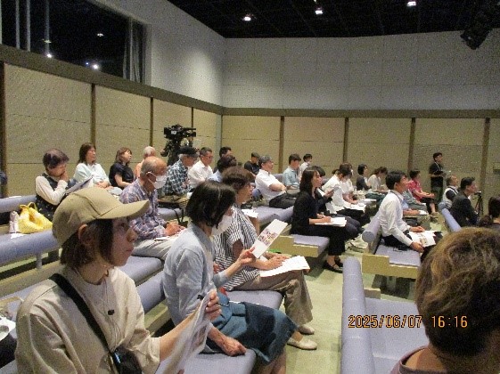 報告会の様子.jpg